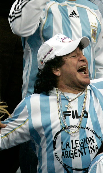 US court says soccer’s Maradona can pursue ex-wife lawsuit